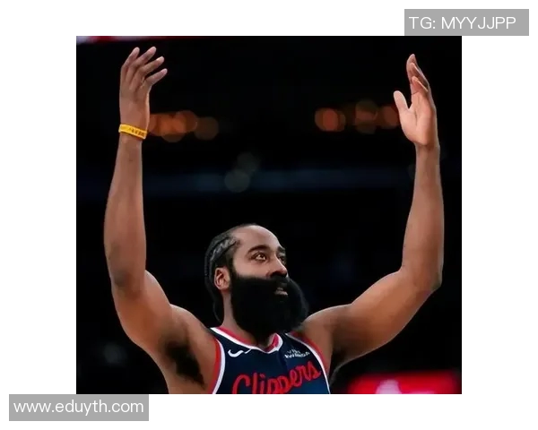 NBA官方重磅处罚公牛队遭罚款并球员被停赛引发联盟热议